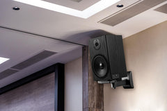2x AV:Link Universal Side Clamping Speaker Wall Mount for HiFi or Bookshelf Speaker