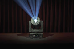 Showtec Shark - The Meg - Lyre mobile hybride One Compact 160w LED