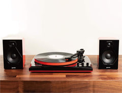 Gemini TT-900BW Stereo Turntable System With Speakers Red
