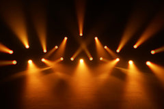 Lyre LED Equinox Fusion 260ZR 19 x 12 W RGBW (boîtier blanc)