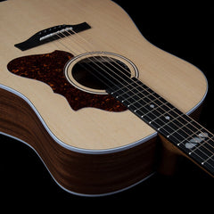 Godin Metropolis Classic Element Electro Acoustic Guitar W/bag