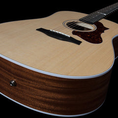 Godin Metropolis Classic Element Electro Acoustic Guitar W/bag