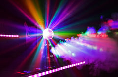 QTX SpheroSmoke: Kompakte 400-W-LED-Nebelmaschine mit RGB-Magic-Ball-Effekt
