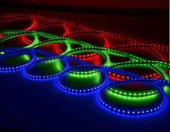 Fluxia RGB-LED-Streifen, IP65, robust, für den Außenbereich, flexibel, farbwechselnd, dekorativ